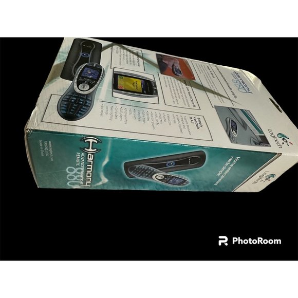 Logitech Harmony 880 Advanced Universal Remote control with charging dock - Picture 4 of 6